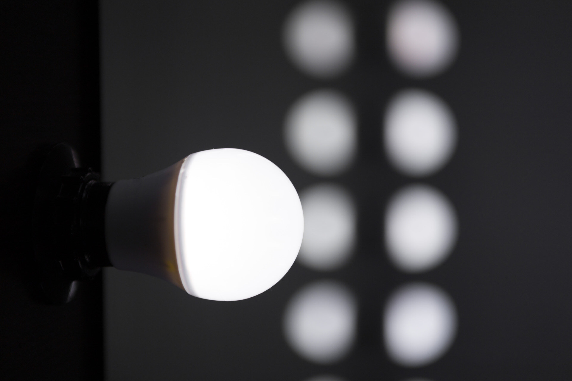 led-bulb-with-blurred-led-bulbs-in-background